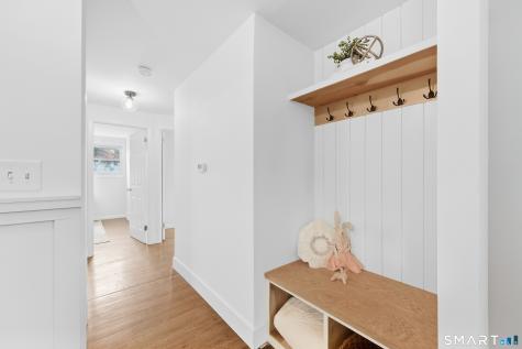 81 Elm Street Simsbury CT 06081