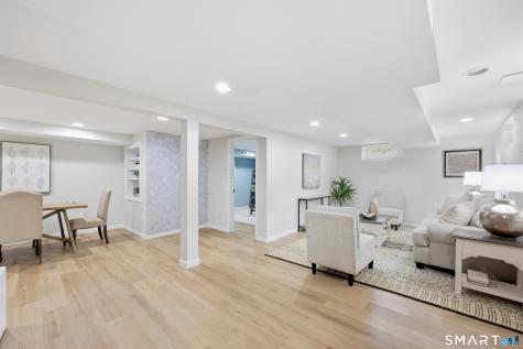 81 Elm Street Simsbury CT 06081
