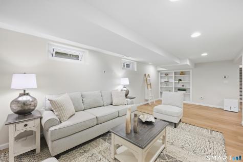 81 Elm Street Simsbury CT 06081