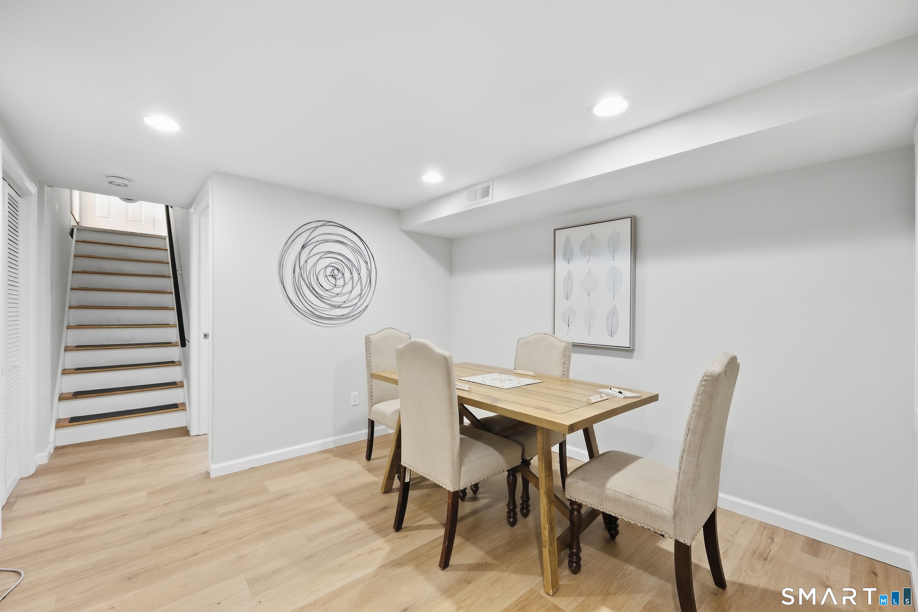 81 Elm Street Simsbury CT 06081