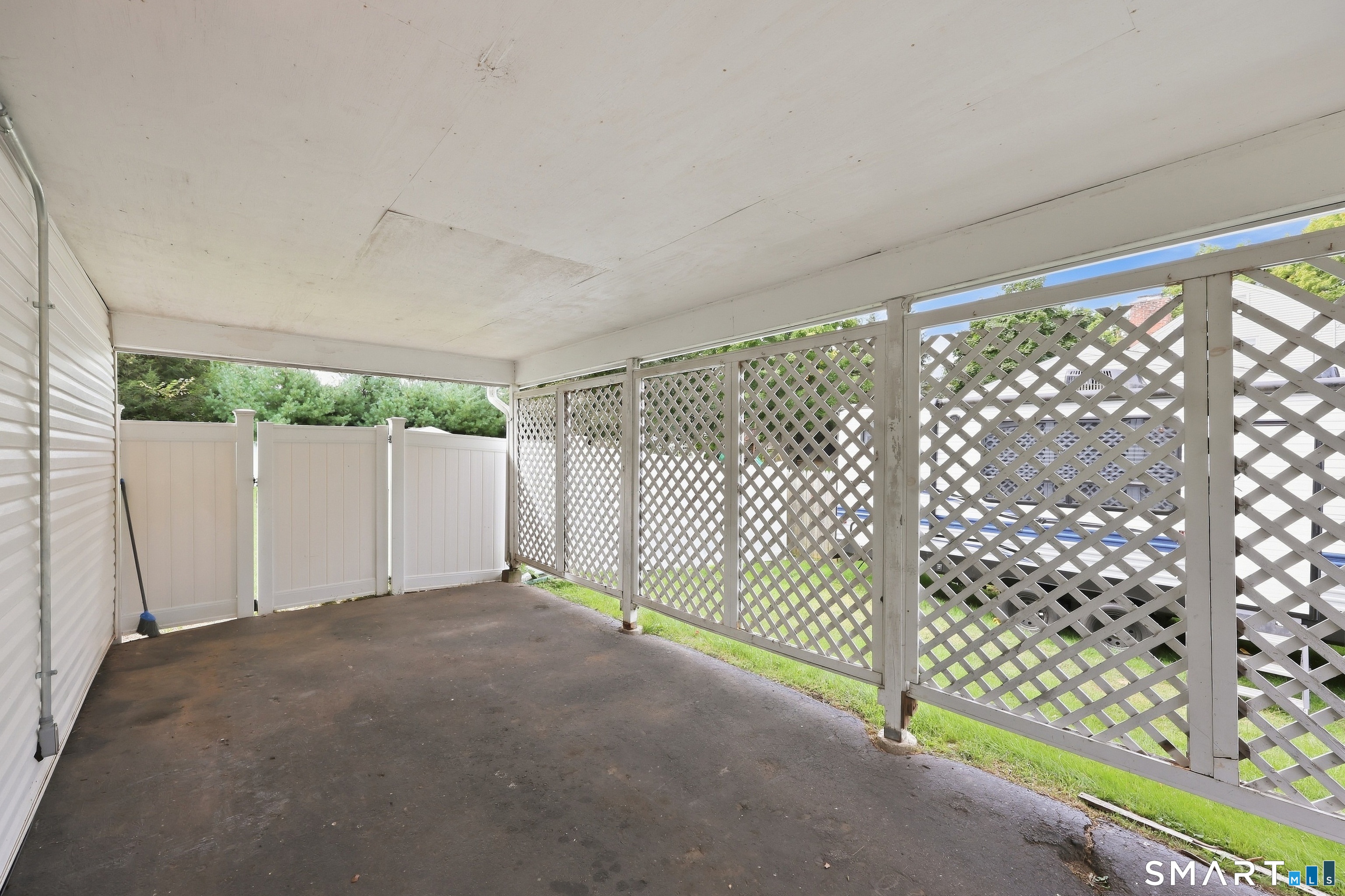81 Elm Street Simsbury CT 06081