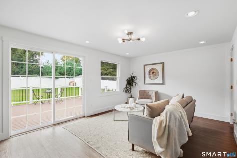 81 Elm Street Simsbury CT 06081