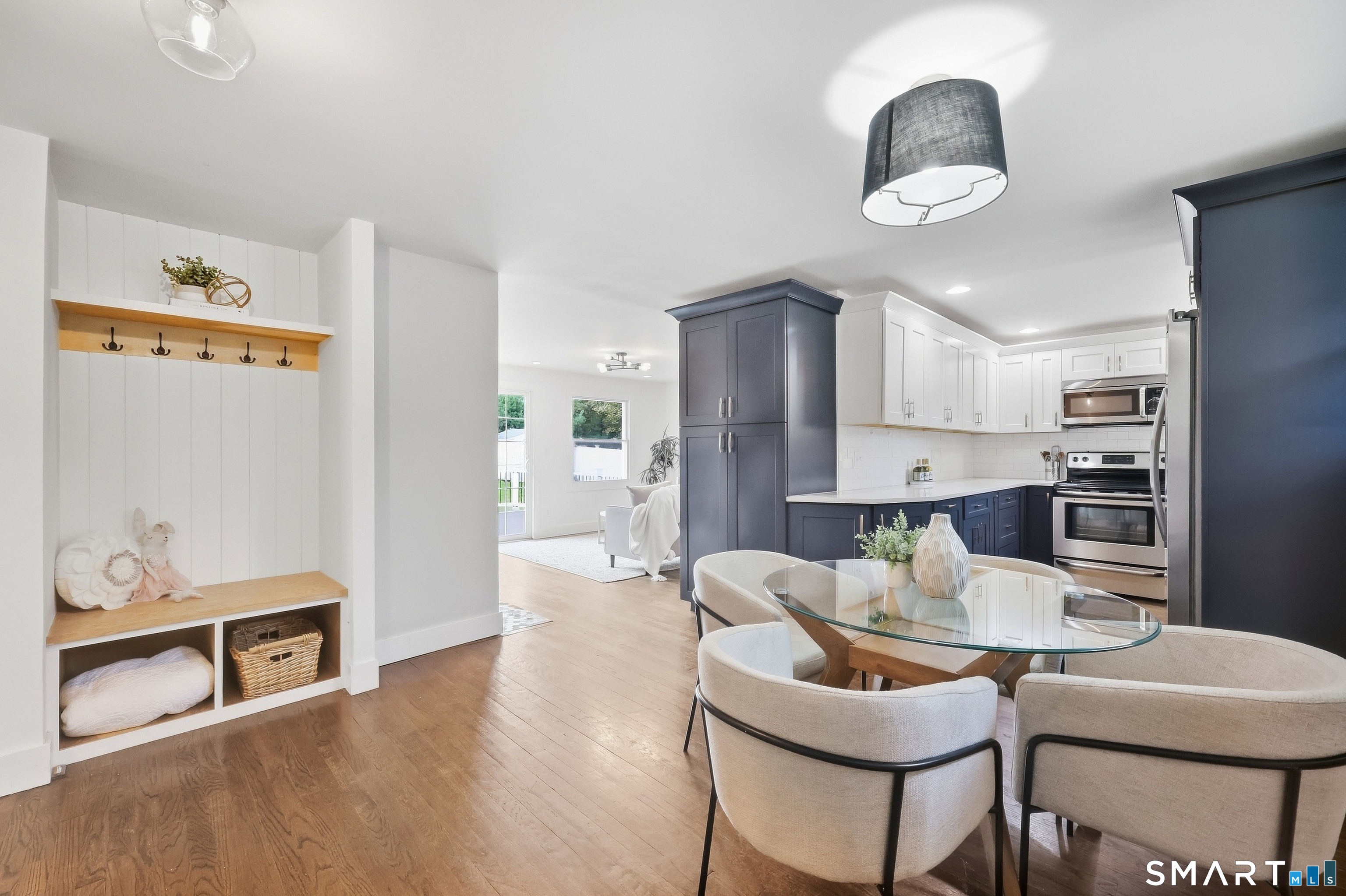 81 Elm Street Simsbury CT 06081