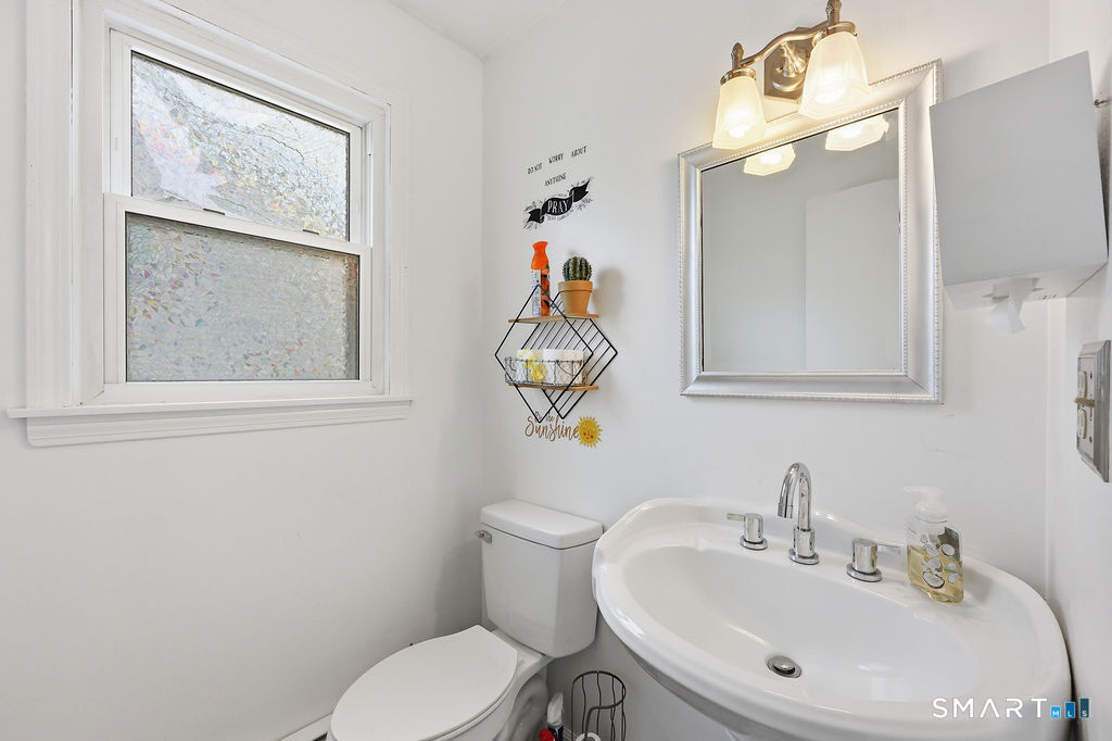 153 Maple Street Manchester CT 06040