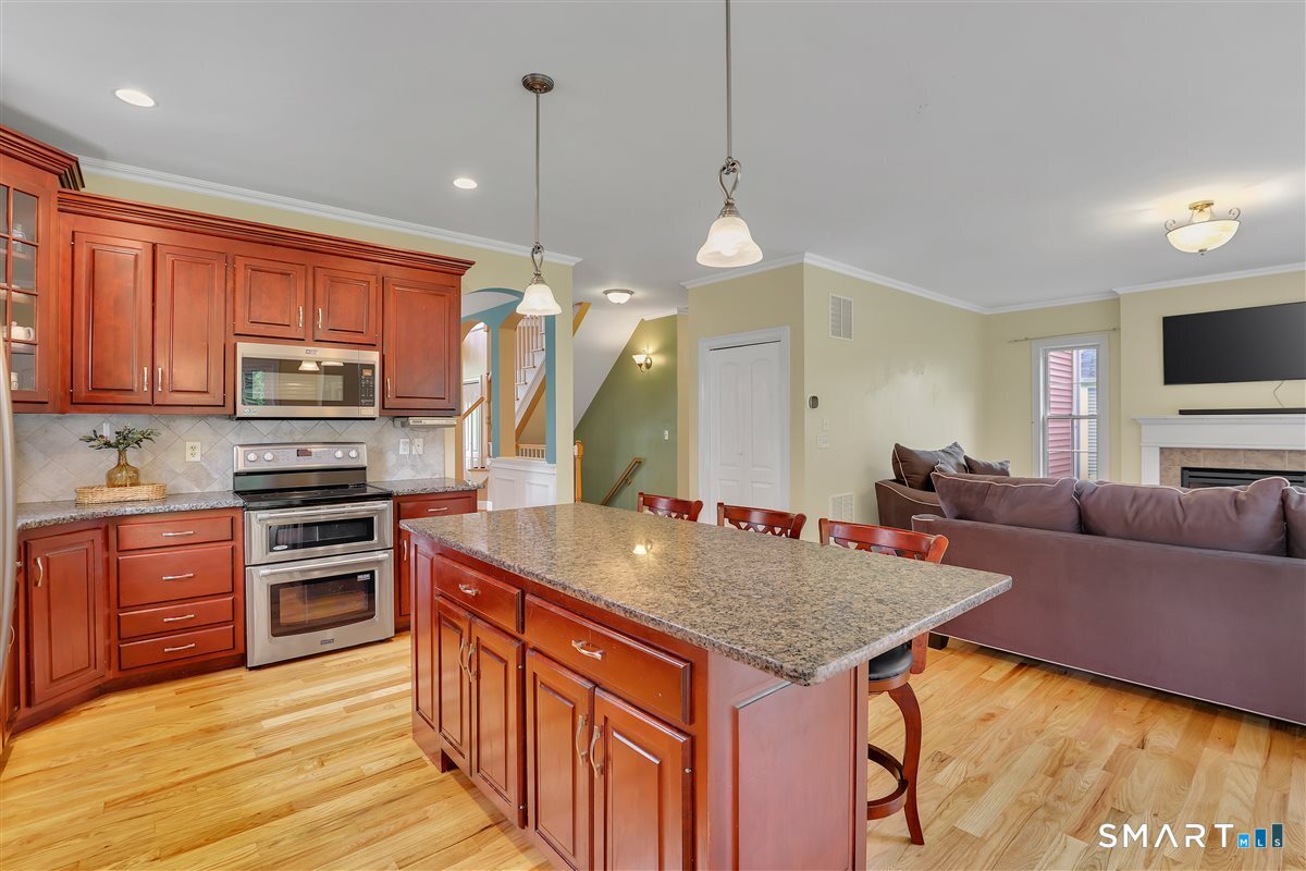 17 Birmingham Circle Farmington CT 06085