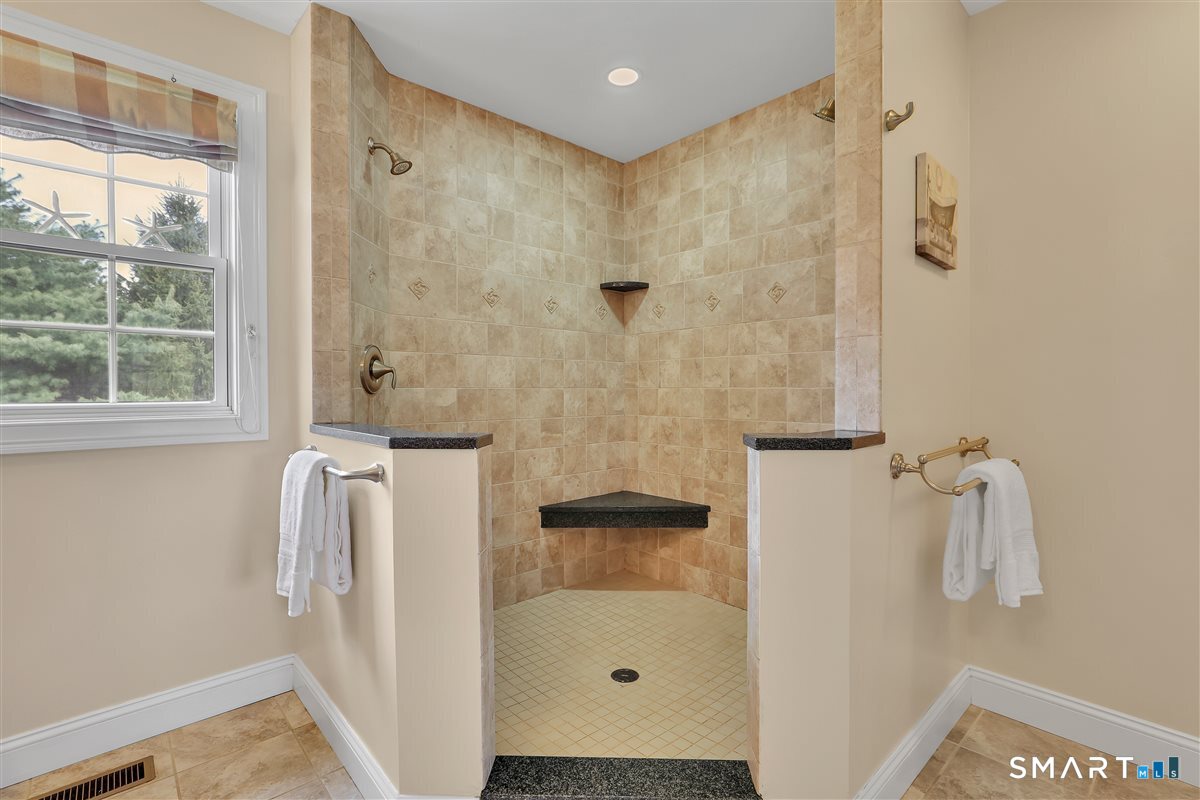 17 Birmingham Circle Farmington CT 06085