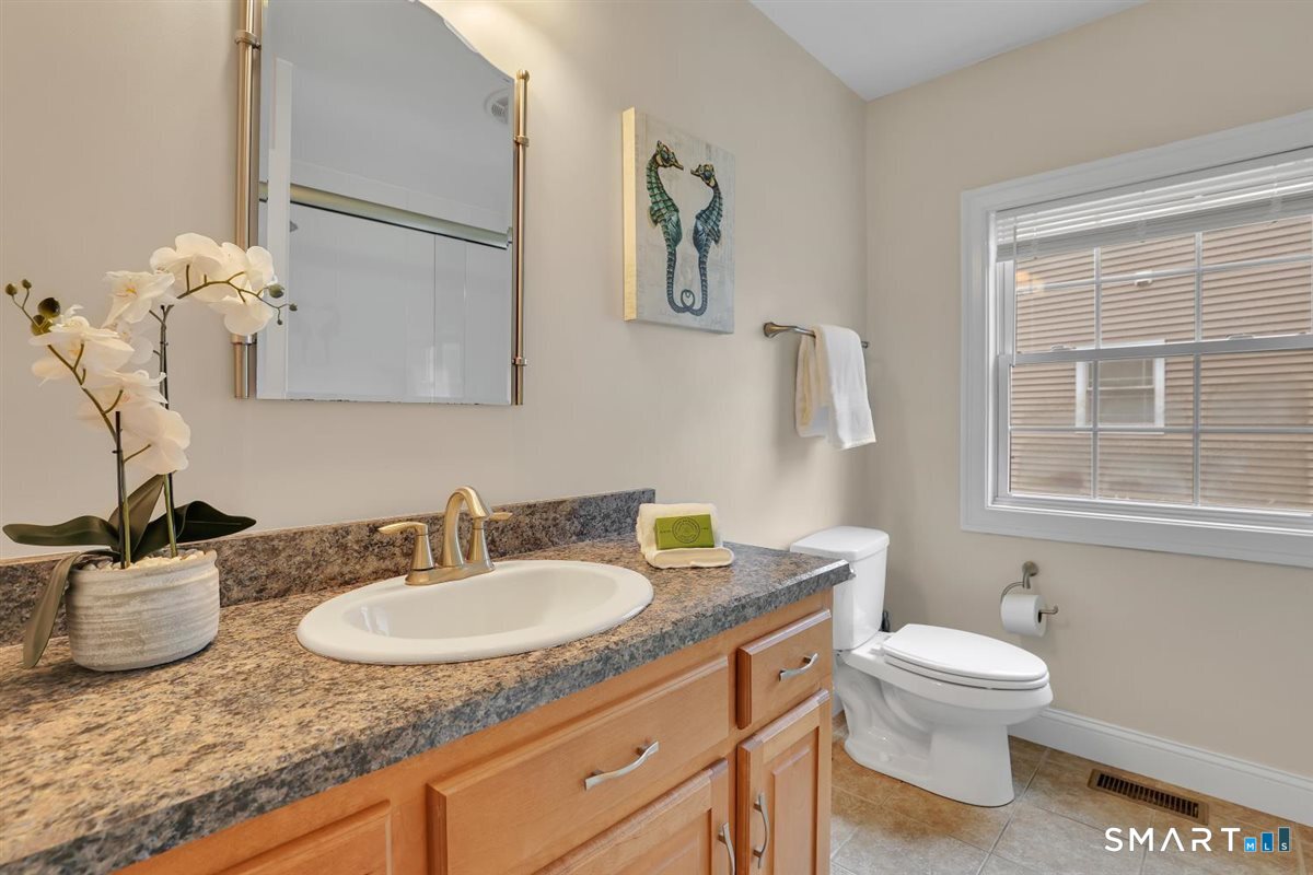 17 Birmingham Circle Farmington CT 06085