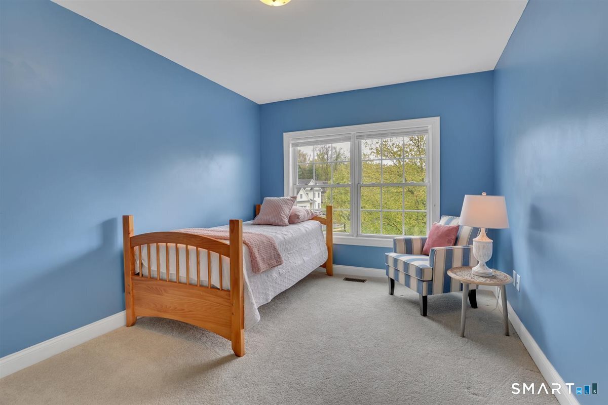 17 Birmingham Circle Farmington CT 06085