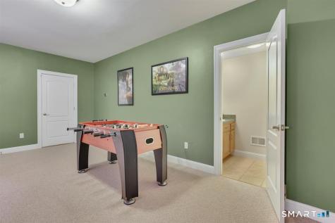 17 Birmingham Circle Farmington CT 06085