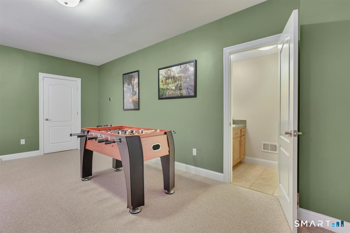 17 Birmingham Circle Farmington CT 06085