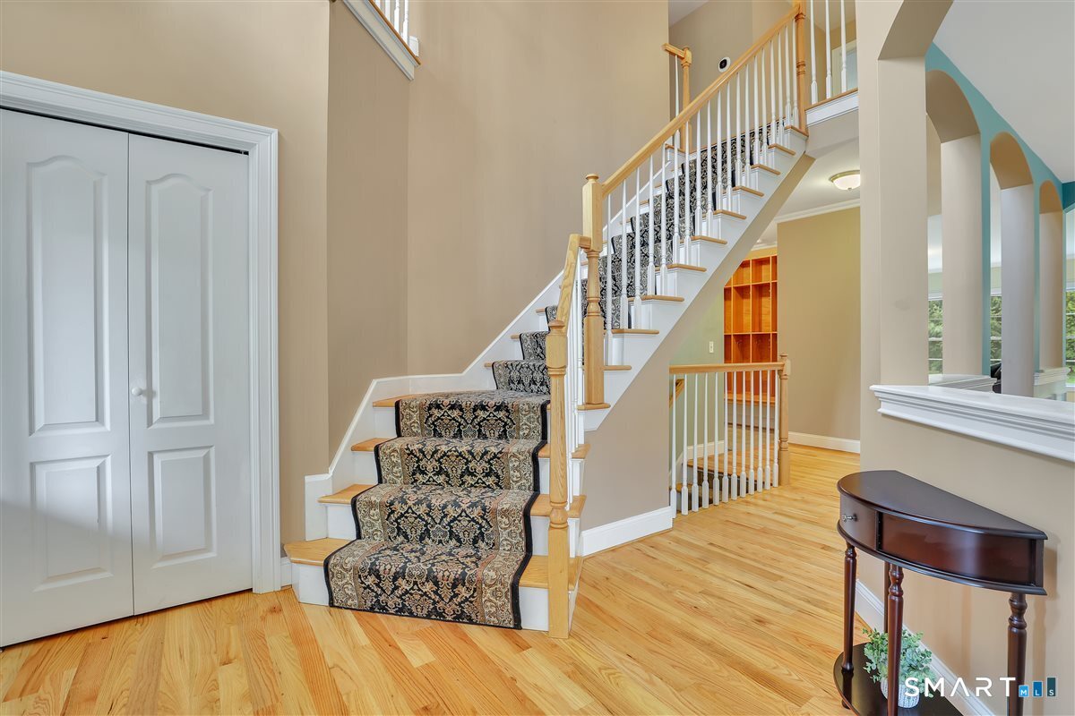 17 Birmingham Circle Farmington CT 06085