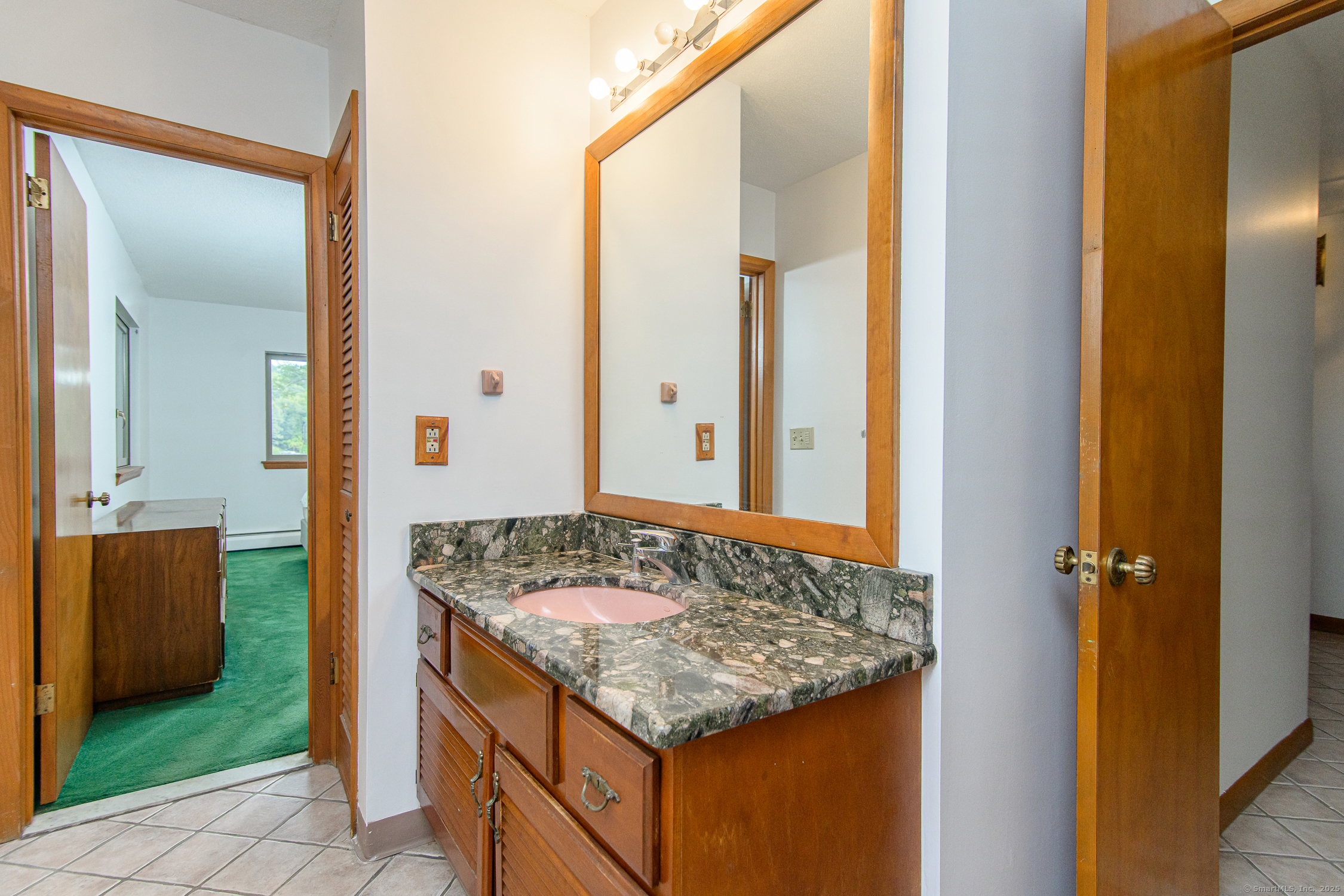 29 Crooked Trl Extension Woodstock CT 06281