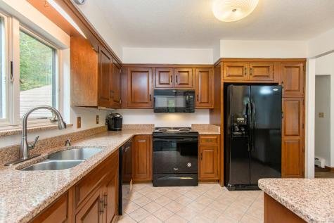 29 Crooked Trl Extension Woodstock CT 06281