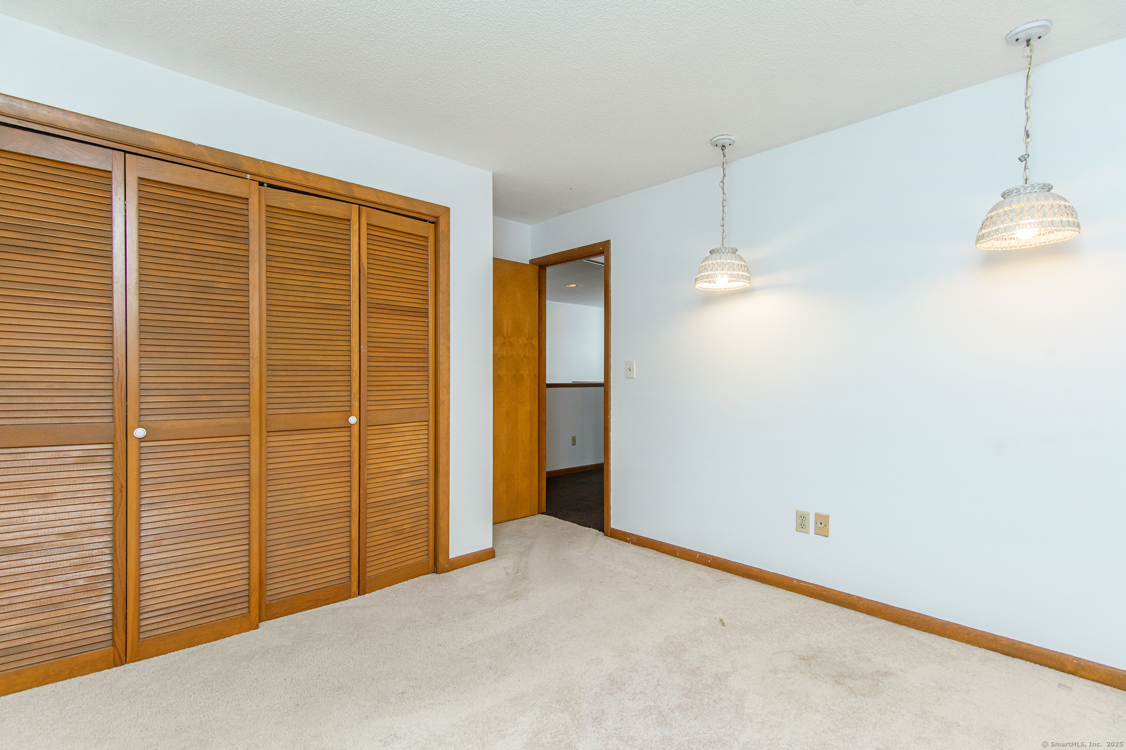 29 Crooked Trl Extension Woodstock CT 06281