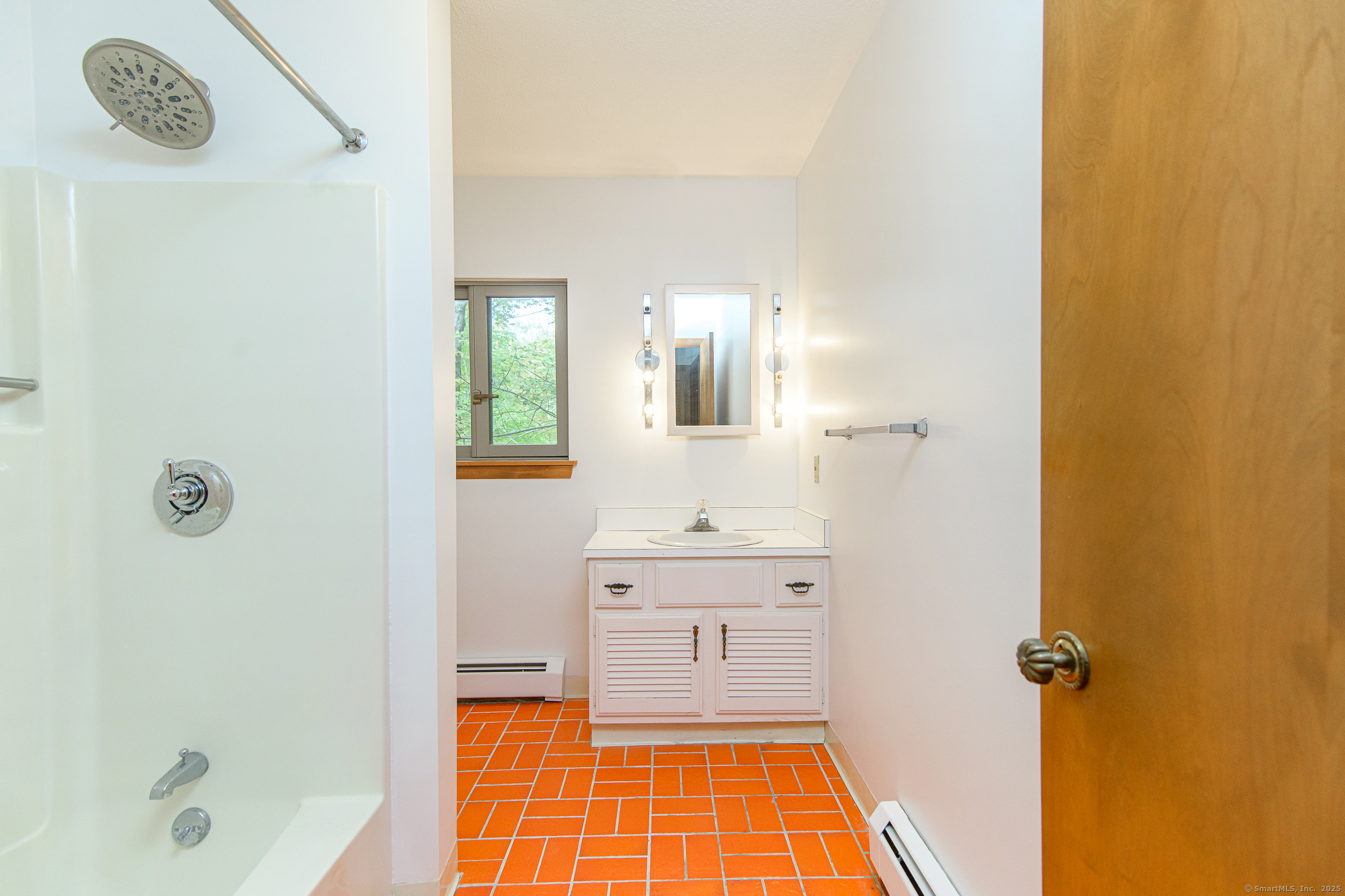 29 Crooked Trl Extension Woodstock CT 06281