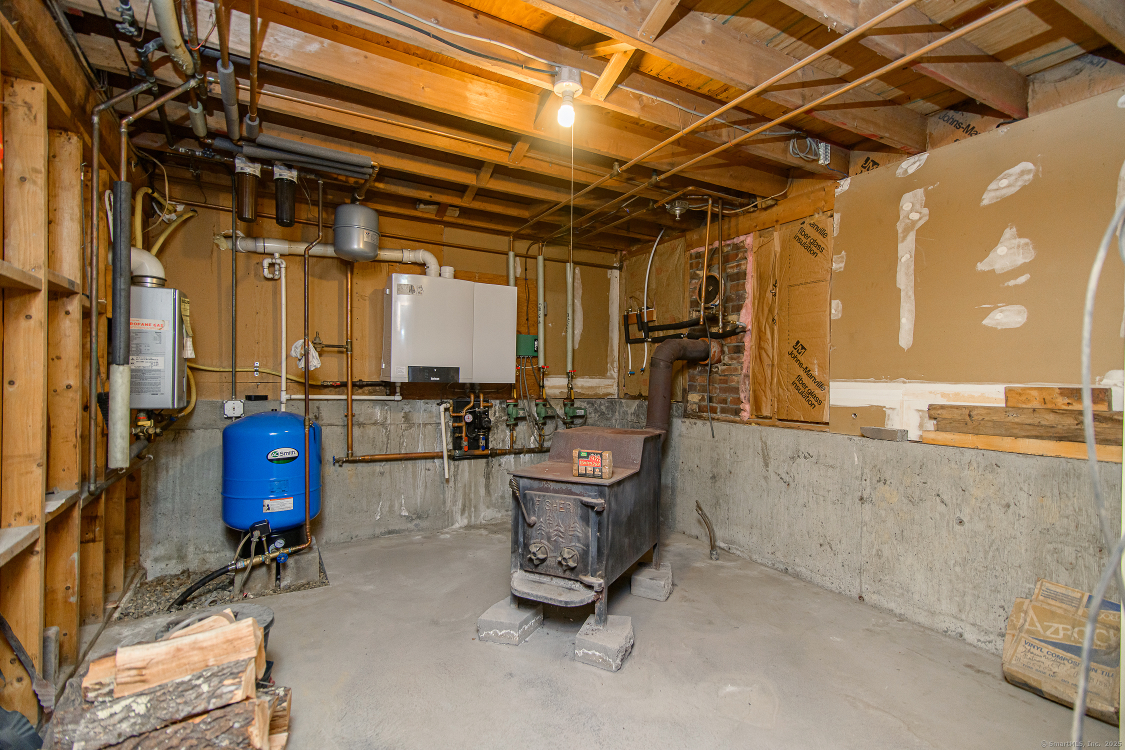 29 Crooked Trl Extension Woodstock CT 06281