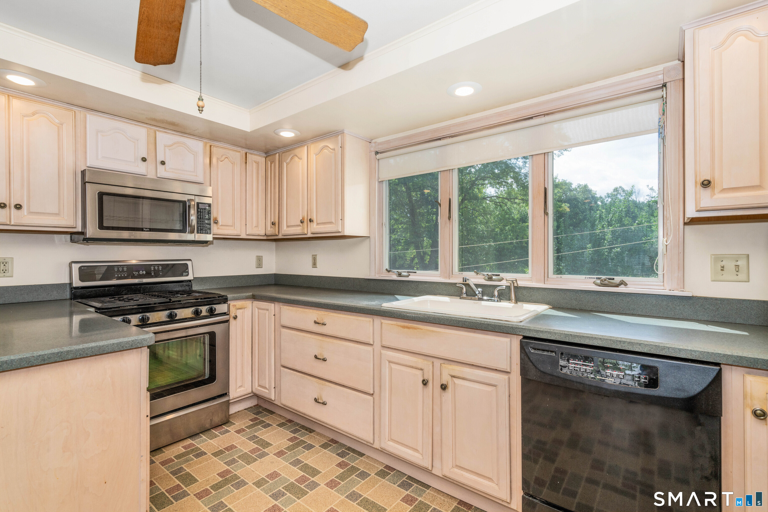 42 Sadler Street Windsor Locks CT 06096