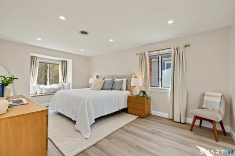 14 Coachlamp Lane Stamford CT 06902