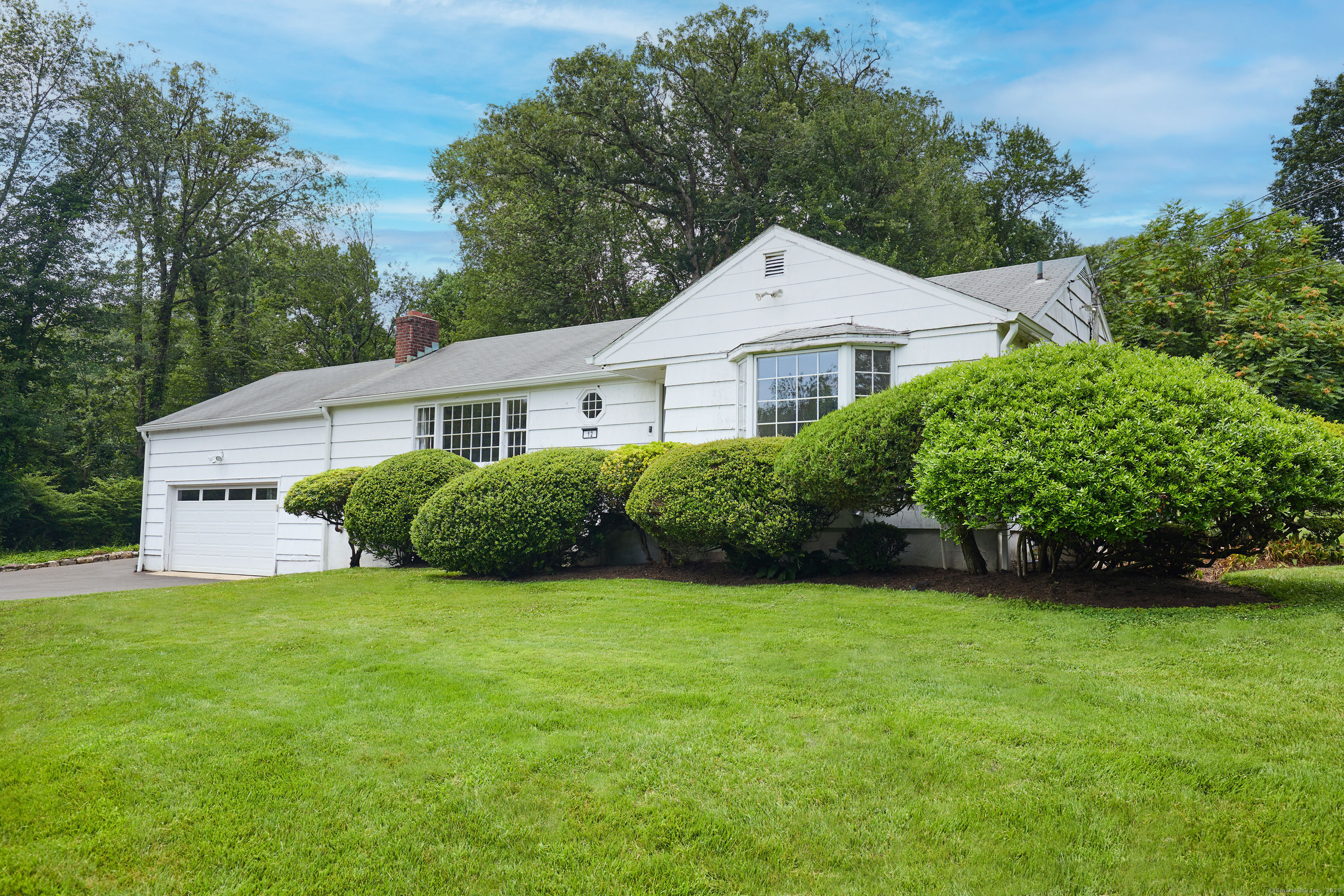 12 Shady Knoll Lane New Canaan CT 06840