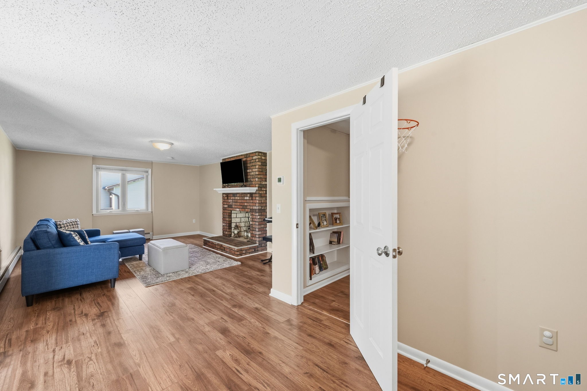 207 Lisa Drive South Windsor CT 06074