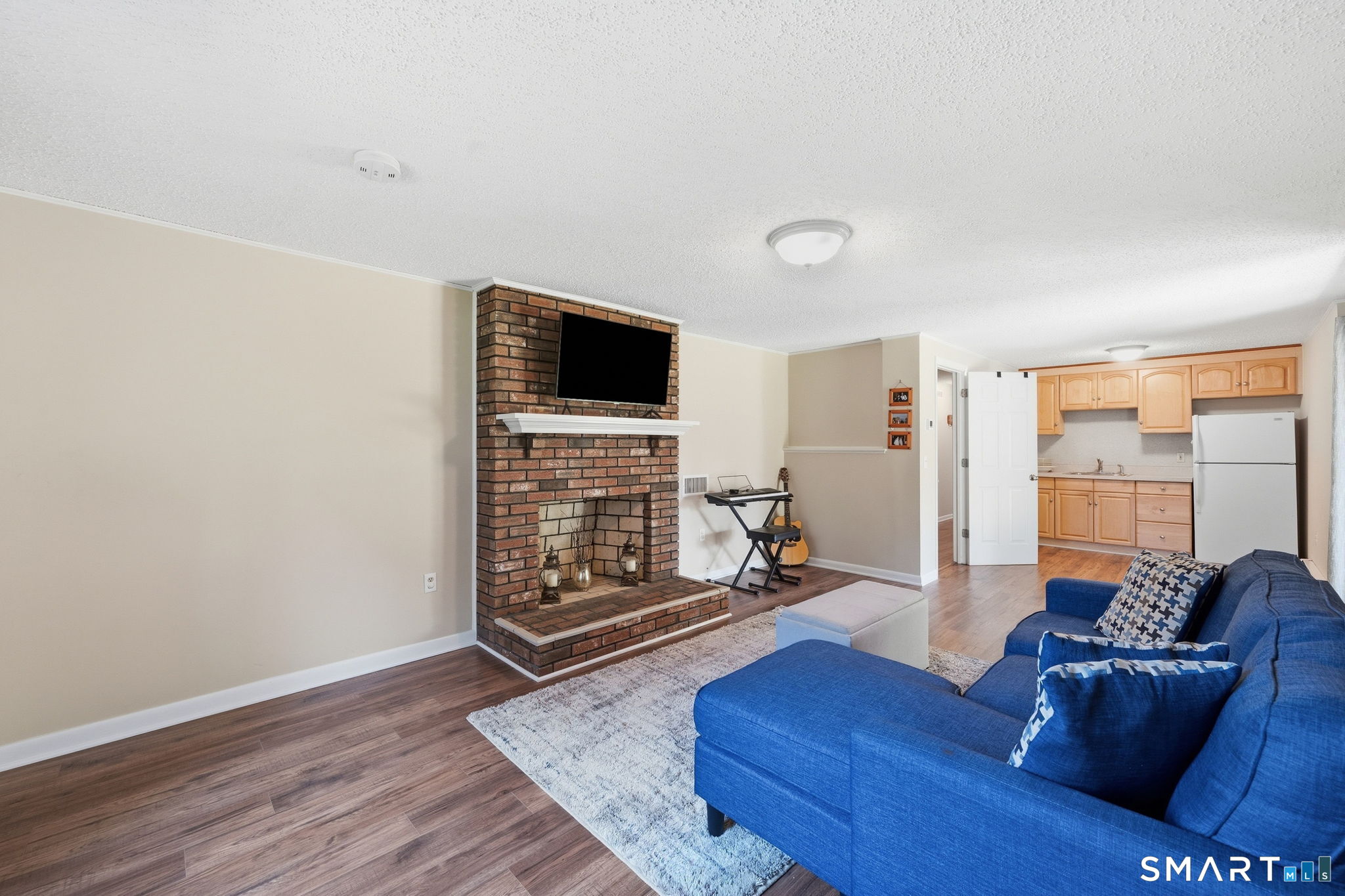 207 Lisa Drive South Windsor CT 06074