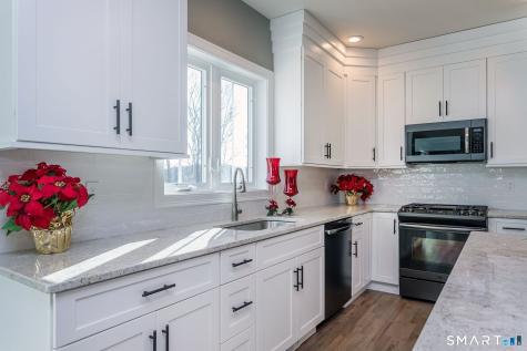 24 Deerwood Road Oxford CT 06478