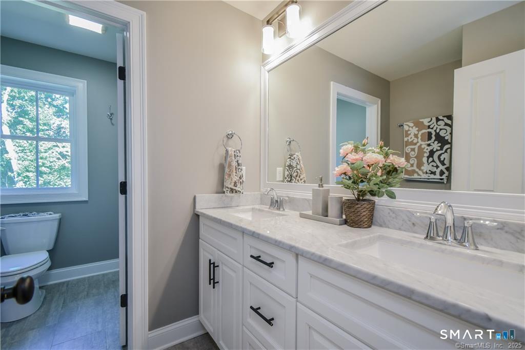 24 Deerwood Road Oxford CT 06478