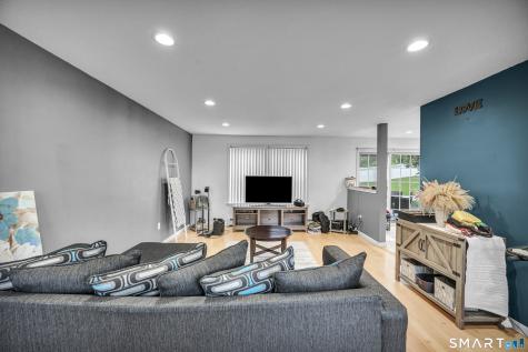 5 Bentley Drive Manchester CT 06040