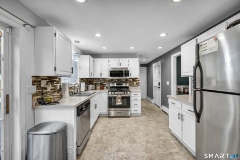 5 Bentley Drive Manchester CT 06040