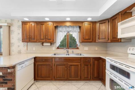 11 Peters Court North Haven CT 06473