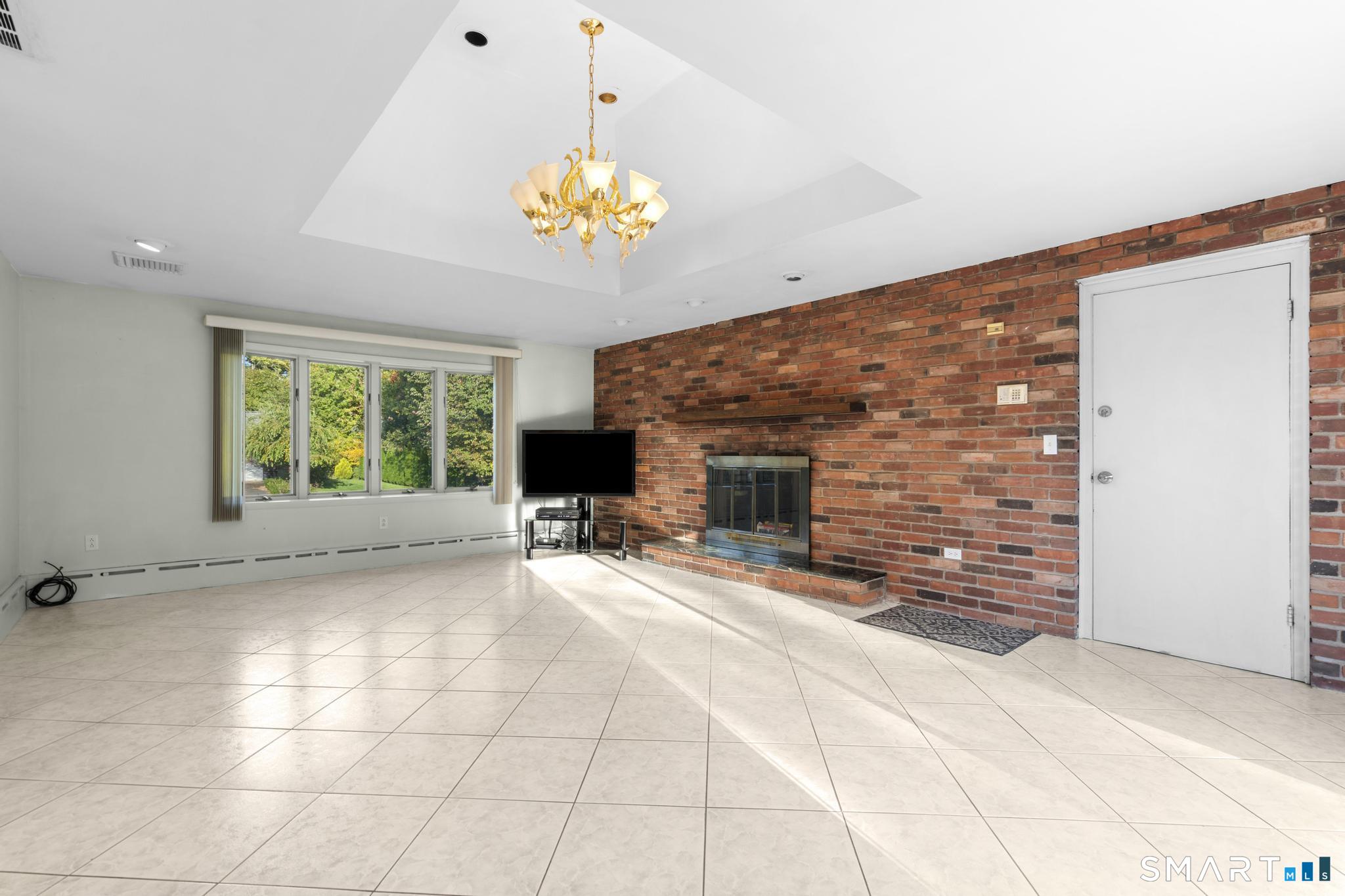 11 Peters Court North Haven CT 06473