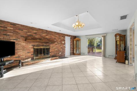 11 Peters Court North Haven CT 06473