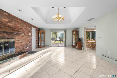11 Peters Court North Haven CT 06473