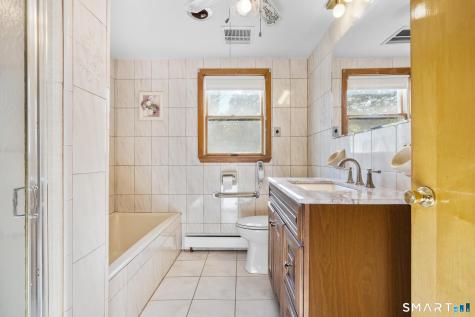 11 Peters Court North Haven CT 06473