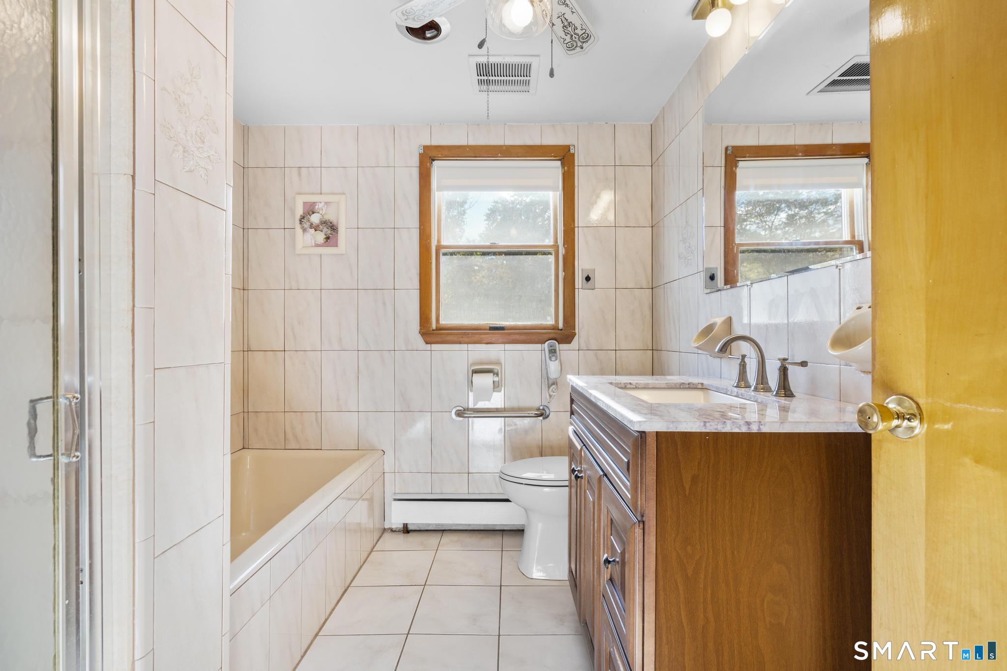 11 Peters Court North Haven CT 06473