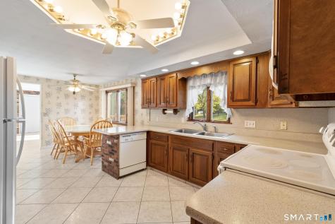 11 Peters Court North Haven CT 06473