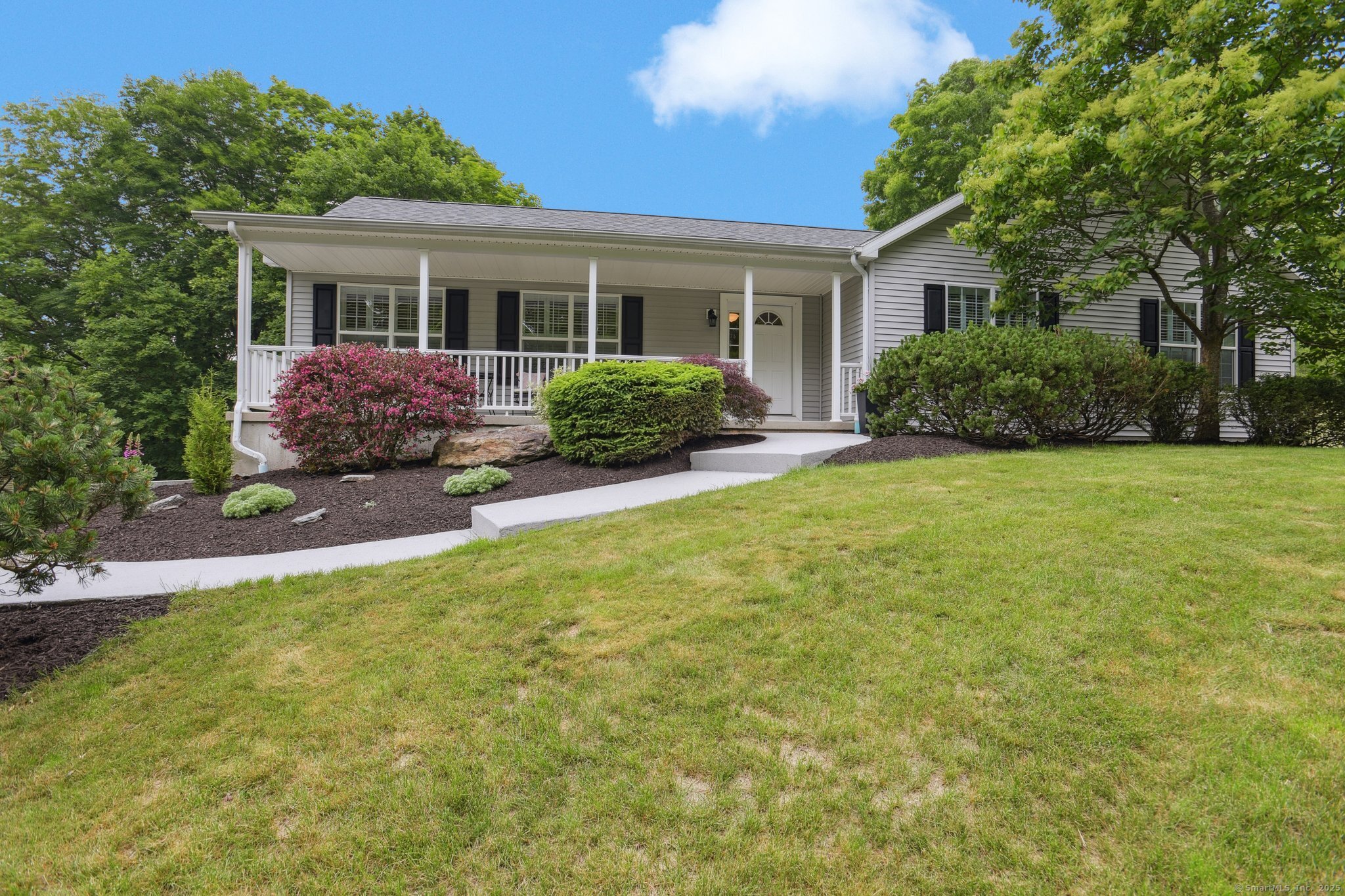 8 Holly Bush Lane Norwich CT 06360