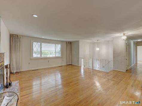 390 Ballfall Road Middletown CT 06457