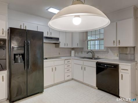 390 Ballfall Road Middletown CT 06457