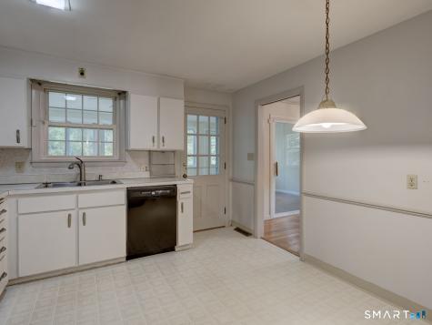 390 Ballfall Road Middletown CT 06457