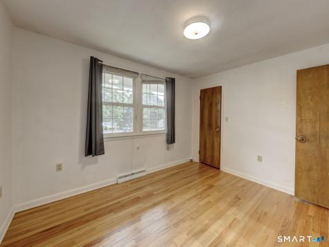 390 Ballfall Road Middletown CT 06457