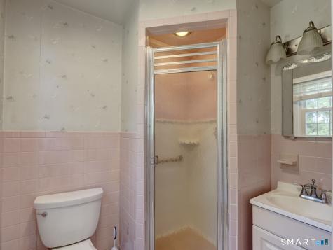 390 Ballfall Road Middletown CT 06457