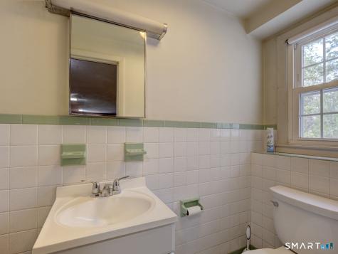 390 Ballfall Road Middletown CT 06457