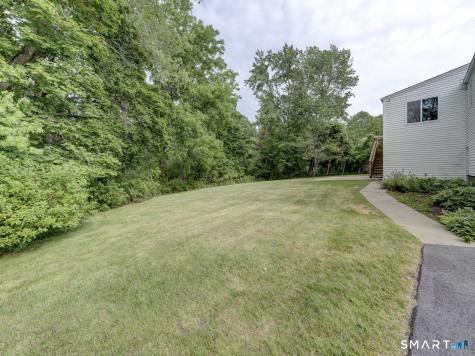 390 Ballfall Road Middletown CT 06457