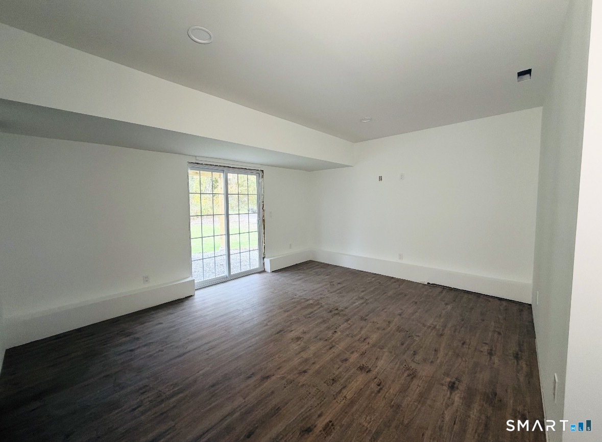 381 Como Avenue Waterbury CT 06708