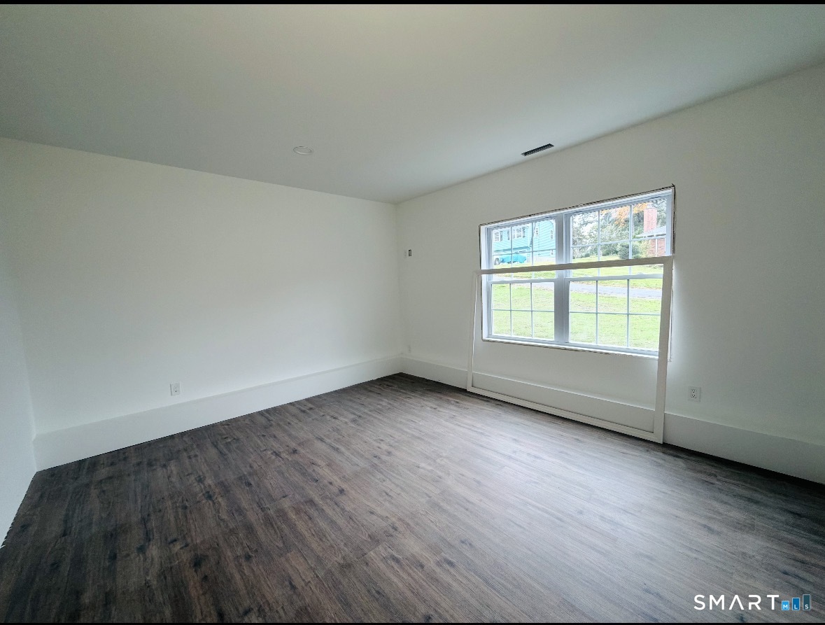381 Como Avenue Waterbury CT 06708