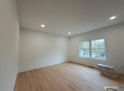 381 Como Avenue Waterbury CT 06708