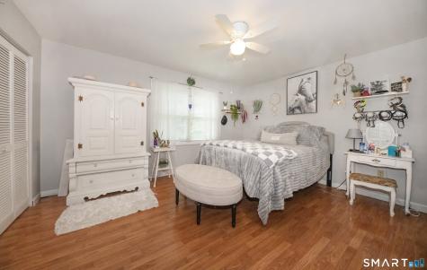 112 Leigh Drive East Haven CT 06512