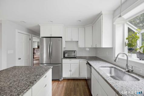 16 Ramblewood Drive Branford CT 06405