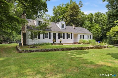 16 Ramblewood Drive Branford CT 06405
